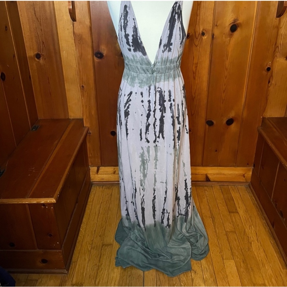 Alternative Medium Dress - Picture 1 of 5